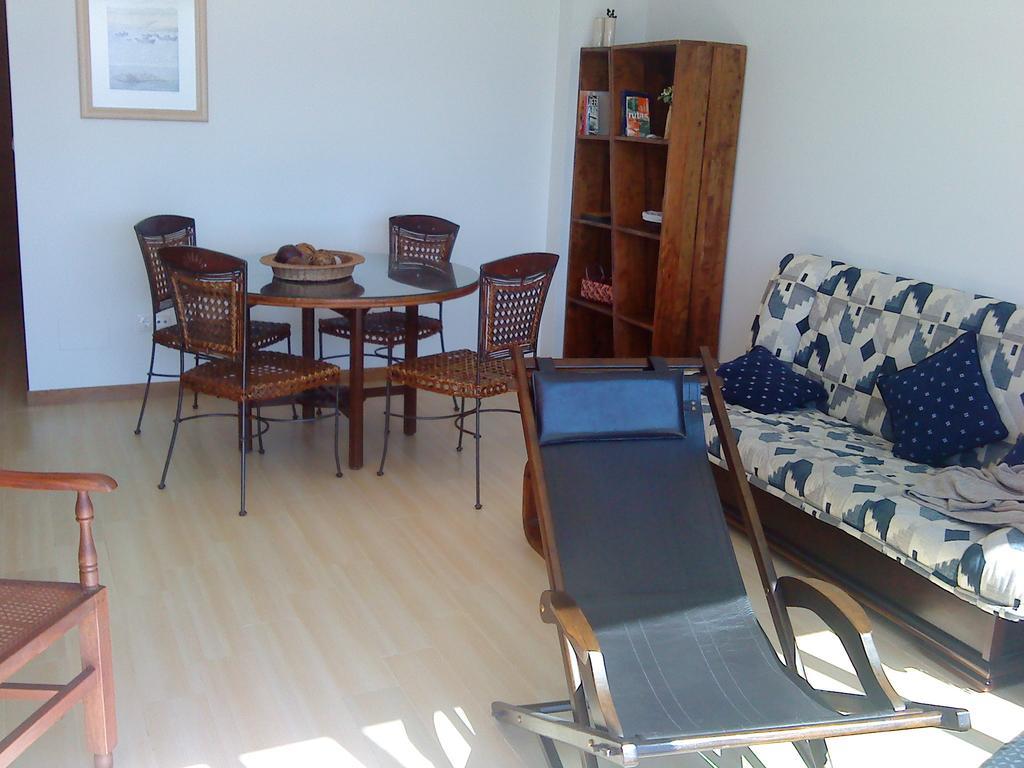 Apartamentos Puerto Basella فيلانويفا دي أروسا الغرفة الصورة
