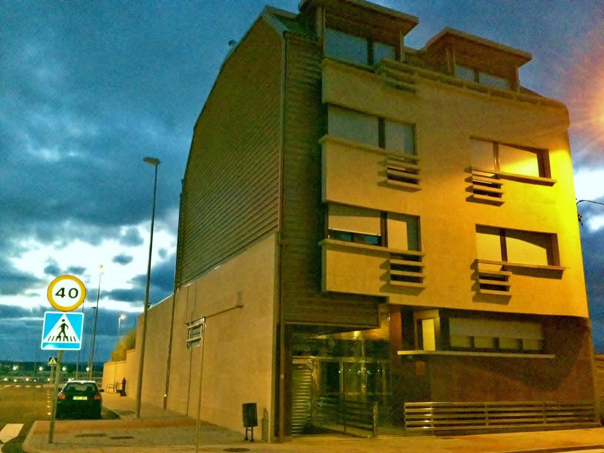 Apartamentos Puerto Basella فيلانويفا دي أروسا المظهر الخارجي الصورة