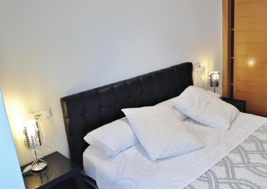 Apartamentos Puerto Basella فيلانويفا دي أروسا الغرفة الصورة