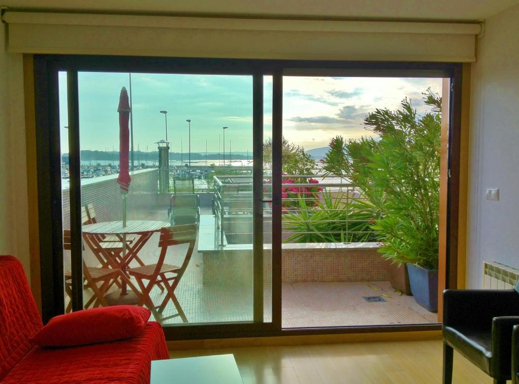 Apartamentos Puerto Basella فيلانويفا دي أروسا الغرفة الصورة