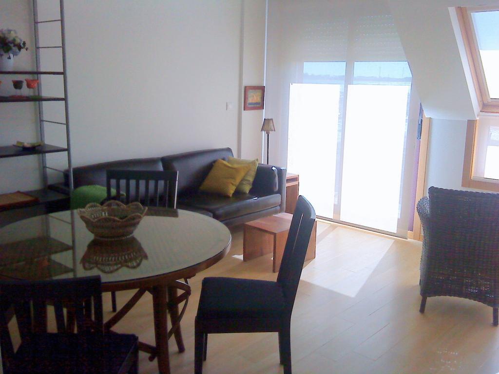 Apartamentos Puerto Basella فيلانويفا دي أروسا الغرفة الصورة