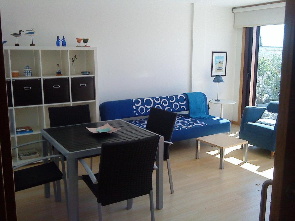 Apartamentos Puerto Basella فيلانويفا دي أروسا الغرفة الصورة