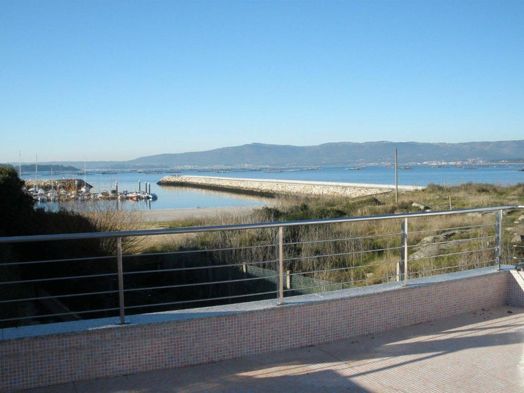 Apartamentos Puerto Basella فيلانويفا دي أروسا الغرفة الصورة