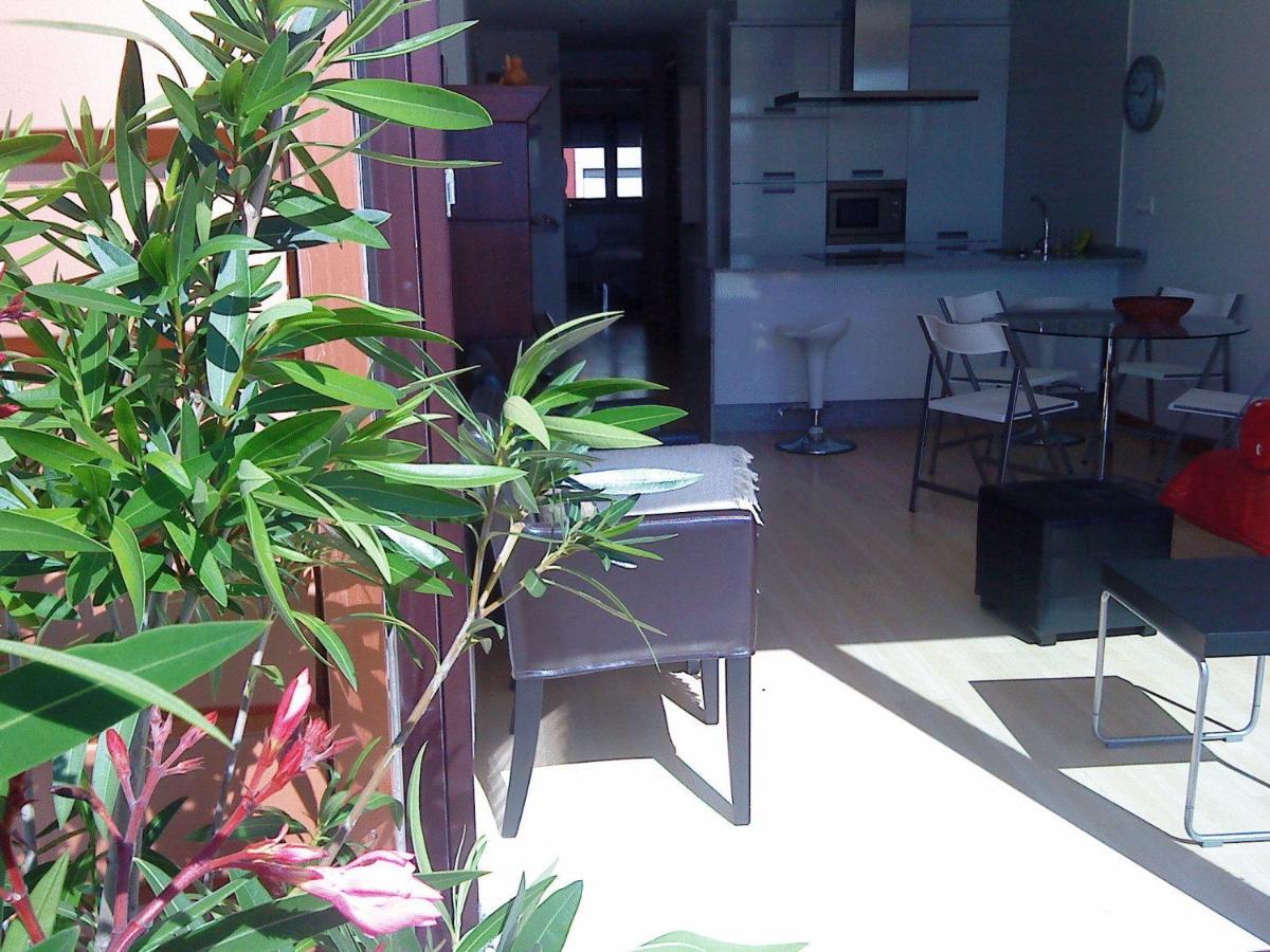Apartamentos Puerto Basella فيلانويفا دي أروسا الغرفة الصورة